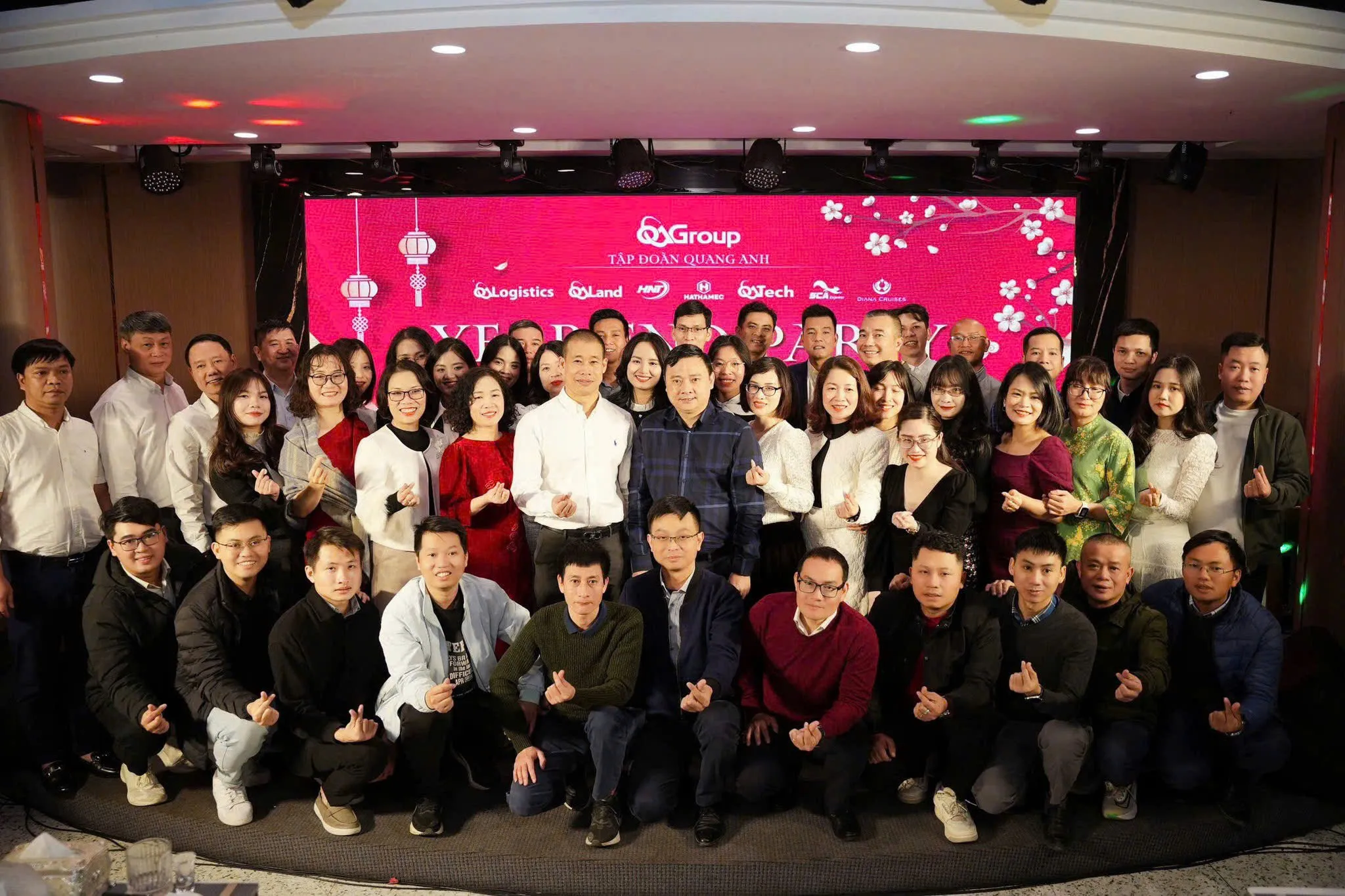 Toàn thể CBCNV Tập đoàn Quang Anh