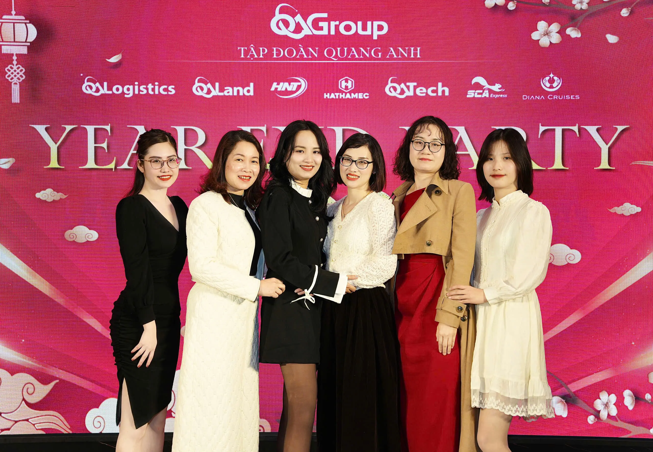 Chị em Công ty Hà Thành